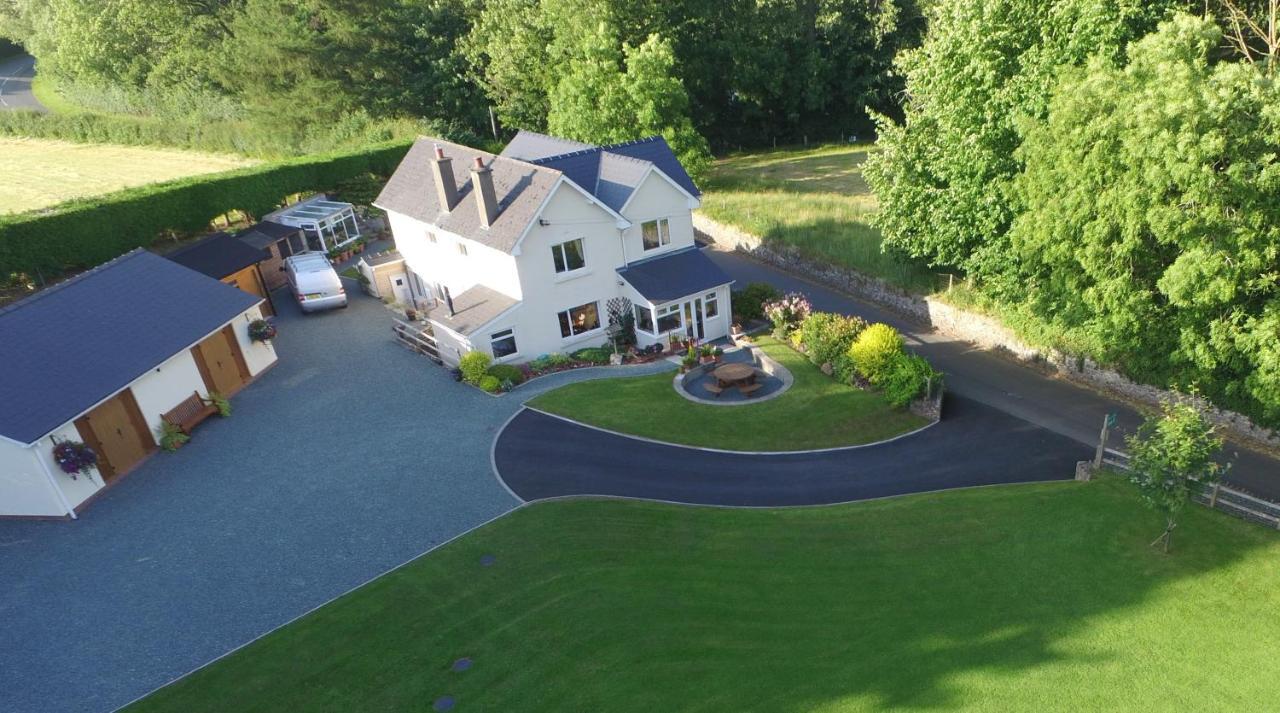 The Lodge Brecon B&B エクステリア 写真