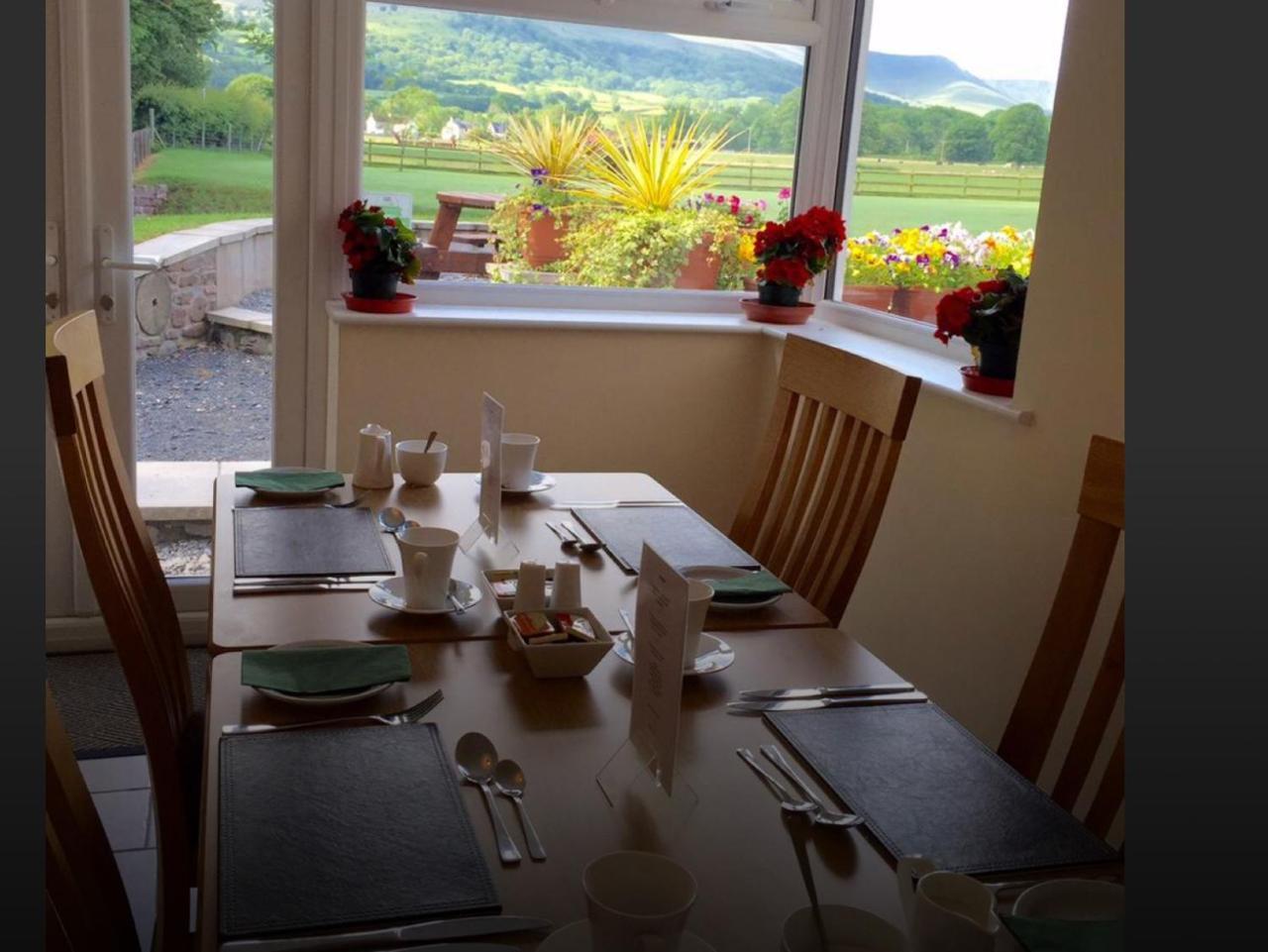 The Lodge Brecon B&B エクステリア 写真